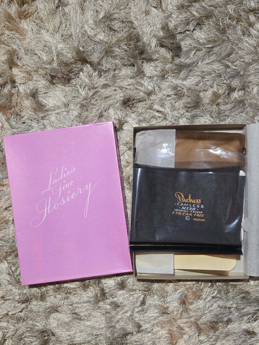 Vintage Ladies Fine Hosiery Seamless